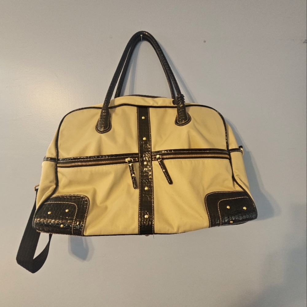 MAXX NEW YORK SIGNATURE LUGGAGE TOTE